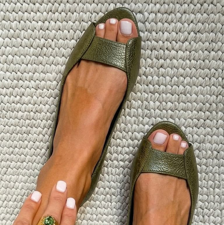 Fionnuala - Chic Comfort Gold Sandals | Elina Dublin
