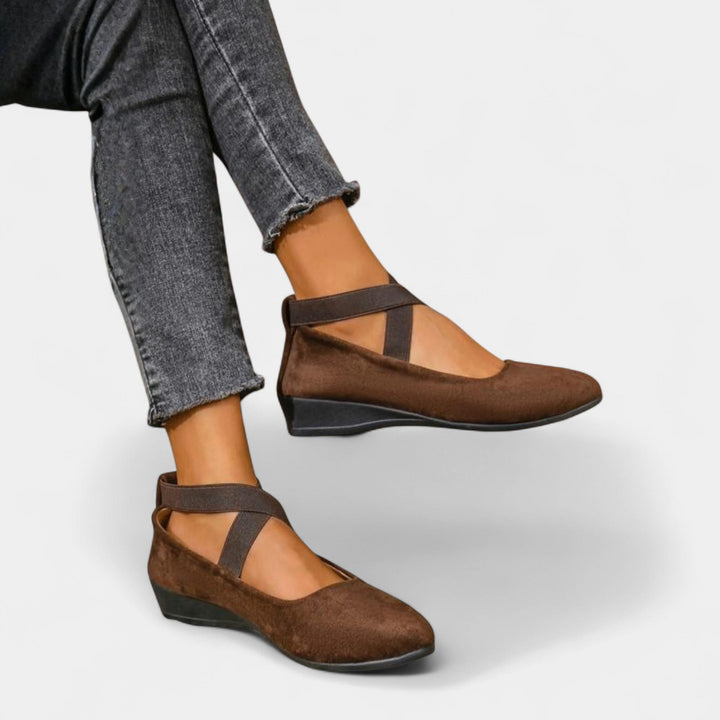 Fionnuala | Trainers — Elina Dublin