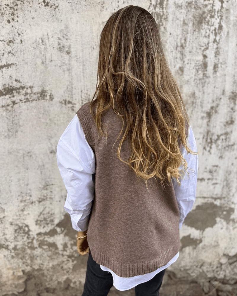 Maëline™ – The Soft, Elegant Cardigan Every Wardrobe Needs | Elina Dublin